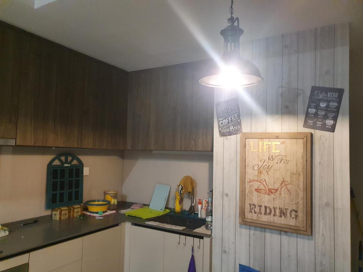 Studio Near Klcc And Lrt With Superb View Kuala Lumpur Exterior foto